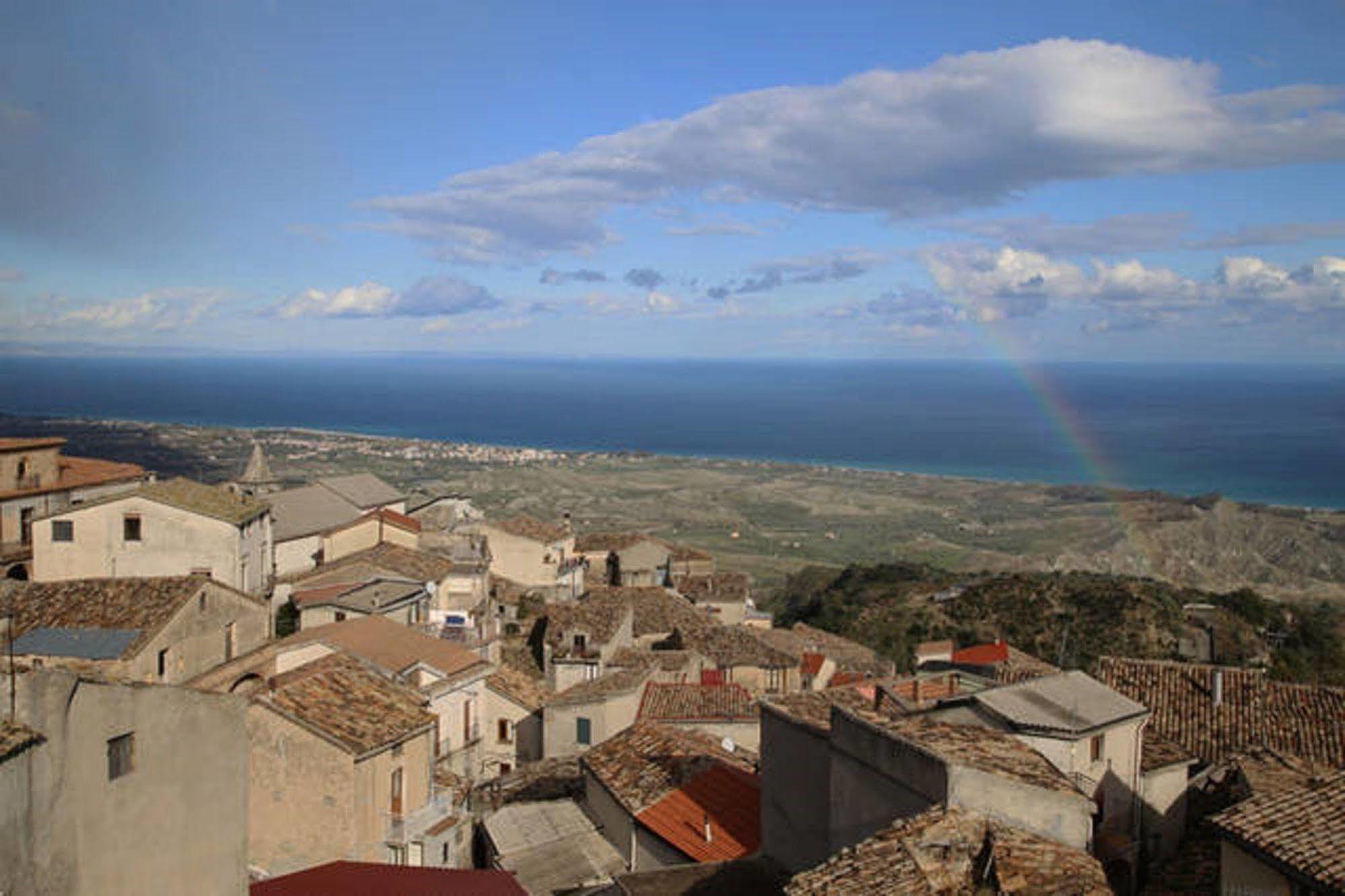 Perla Del Borgo Appartamenti Santa Caterina dello Ionio Esterno foto